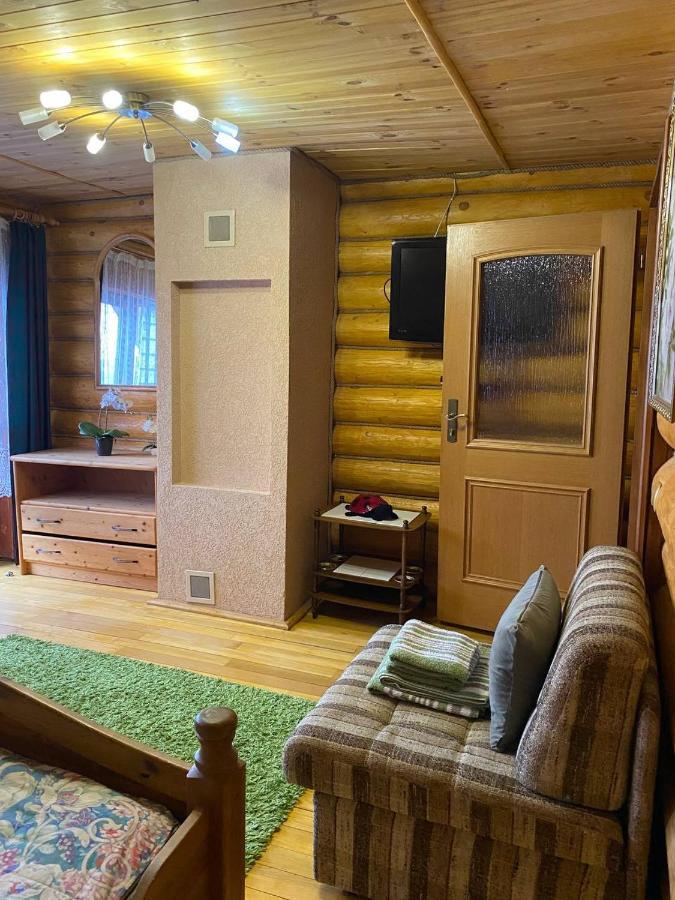 У Фёдера И Маргариты Nizhnya Hrabivnytsia Luaran gambar