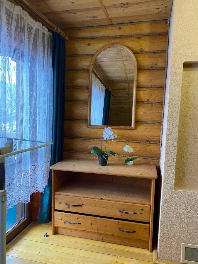 У Фёдера И Маргариты Nizhnya Hrabivnytsia Luaran gambar