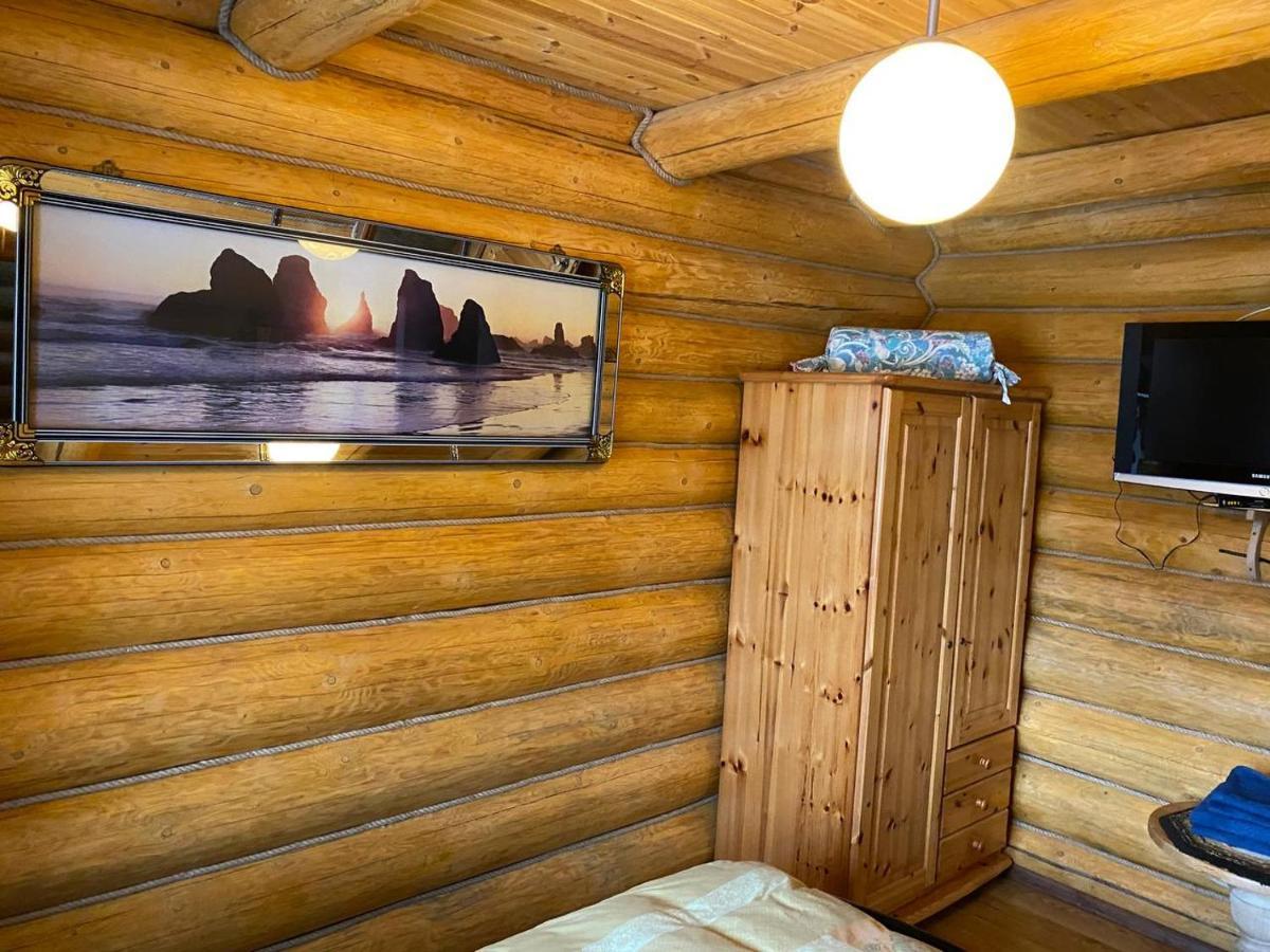 У Фёдера И Маргариты Nizhnya Hrabivnytsia Luaran gambar