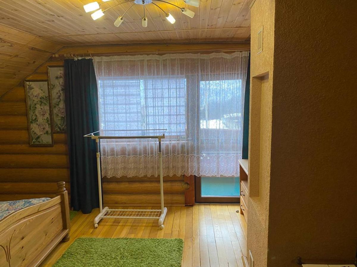 У Фёдера И Маргариты Nizhnya Hrabivnytsia Luaran gambar